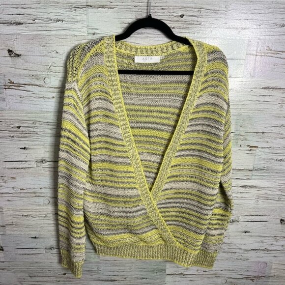 ASTR The Label Kent Faux Wrap Sweater Medium - Picture 1 of 7